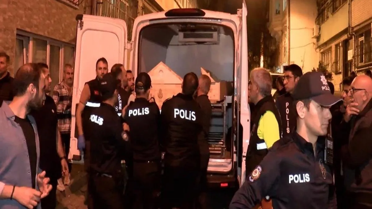 Fatih’te evde eşinin cansız bedeni ile karşılan koca intihara kalkıştı